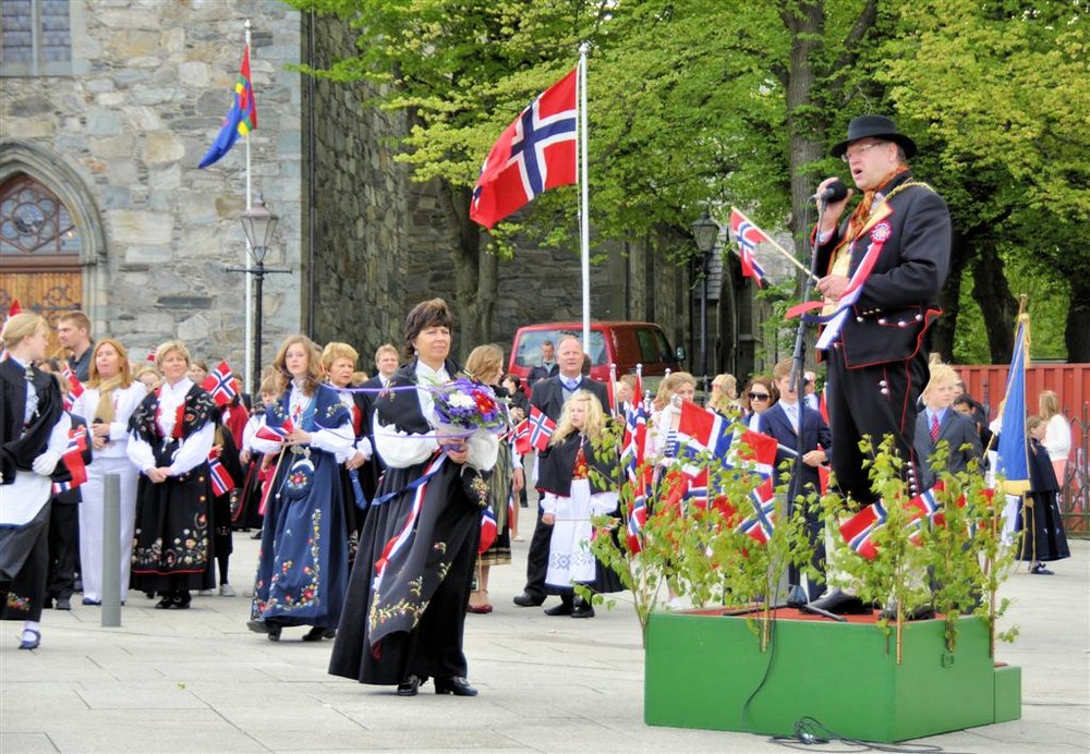 Hurra Norge - Gratulerer med 17. Mai fra Stavanger - 01