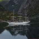 Hurtigrute gegen Norden ... Einfahrt Trollfjord