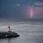 Hurtigrute gegen Norden .... Gewitter vor den Lofoten