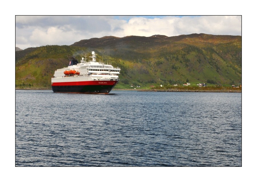 Hurtigrute Lofoten.