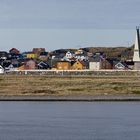 Hurtigrute-Vardø mit seinen bunten Häusern