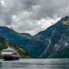 Hurtigruten im Geirangerfjord