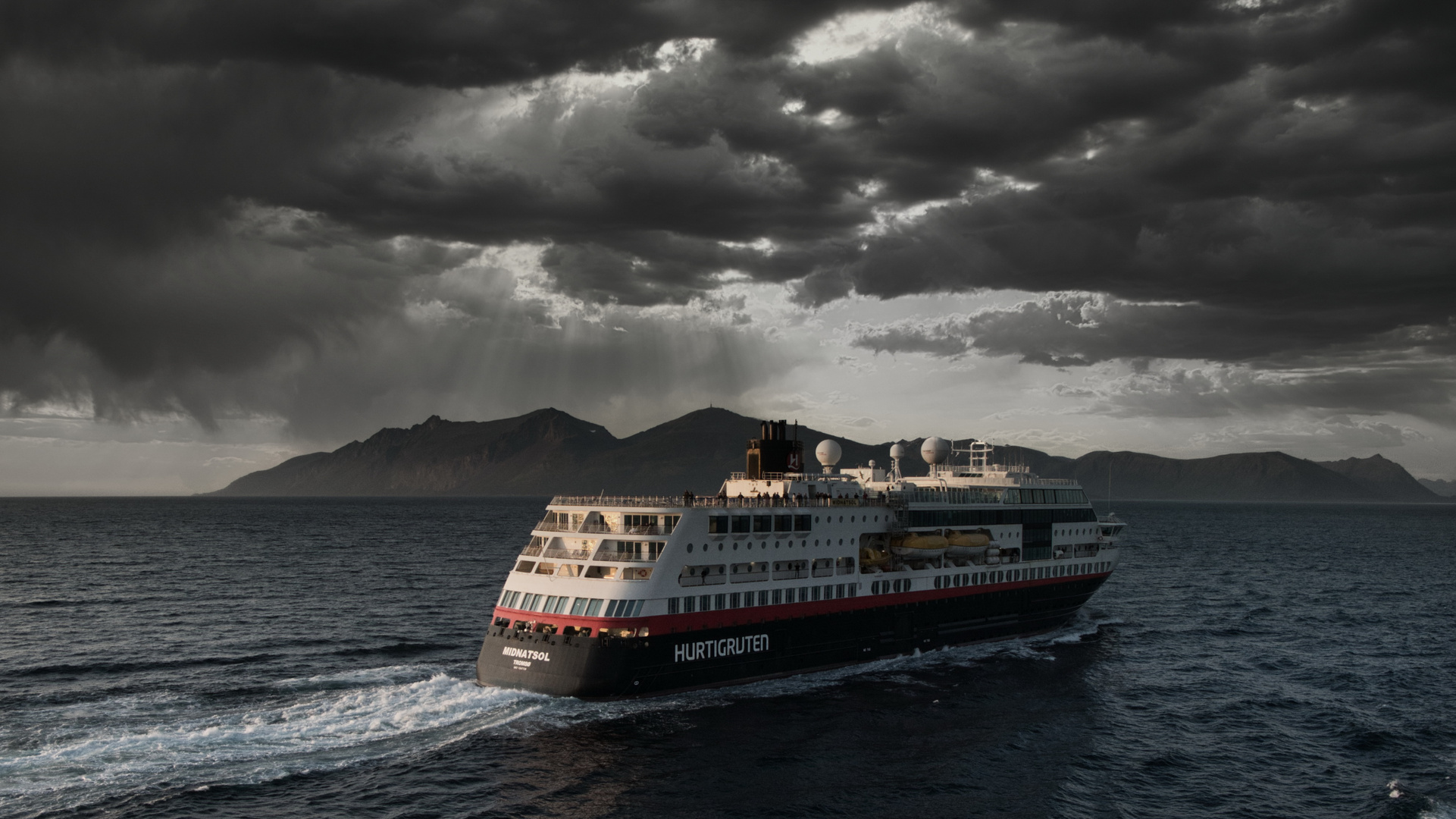 Hurtigruten Kurs nord