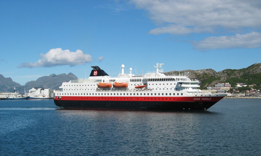 Hurtigruten-Schiff in Norwegen