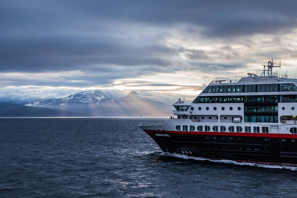 Hurtigruten Schiffsbegegnung