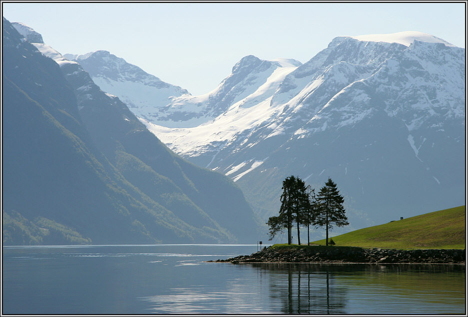 Hustadneset im Hjørundfjord - In the Hjørundfjord