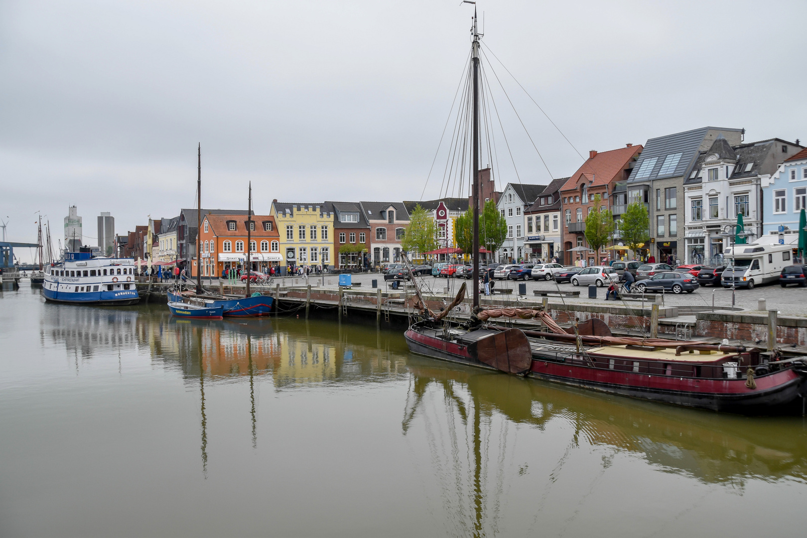 HUSUM (1)