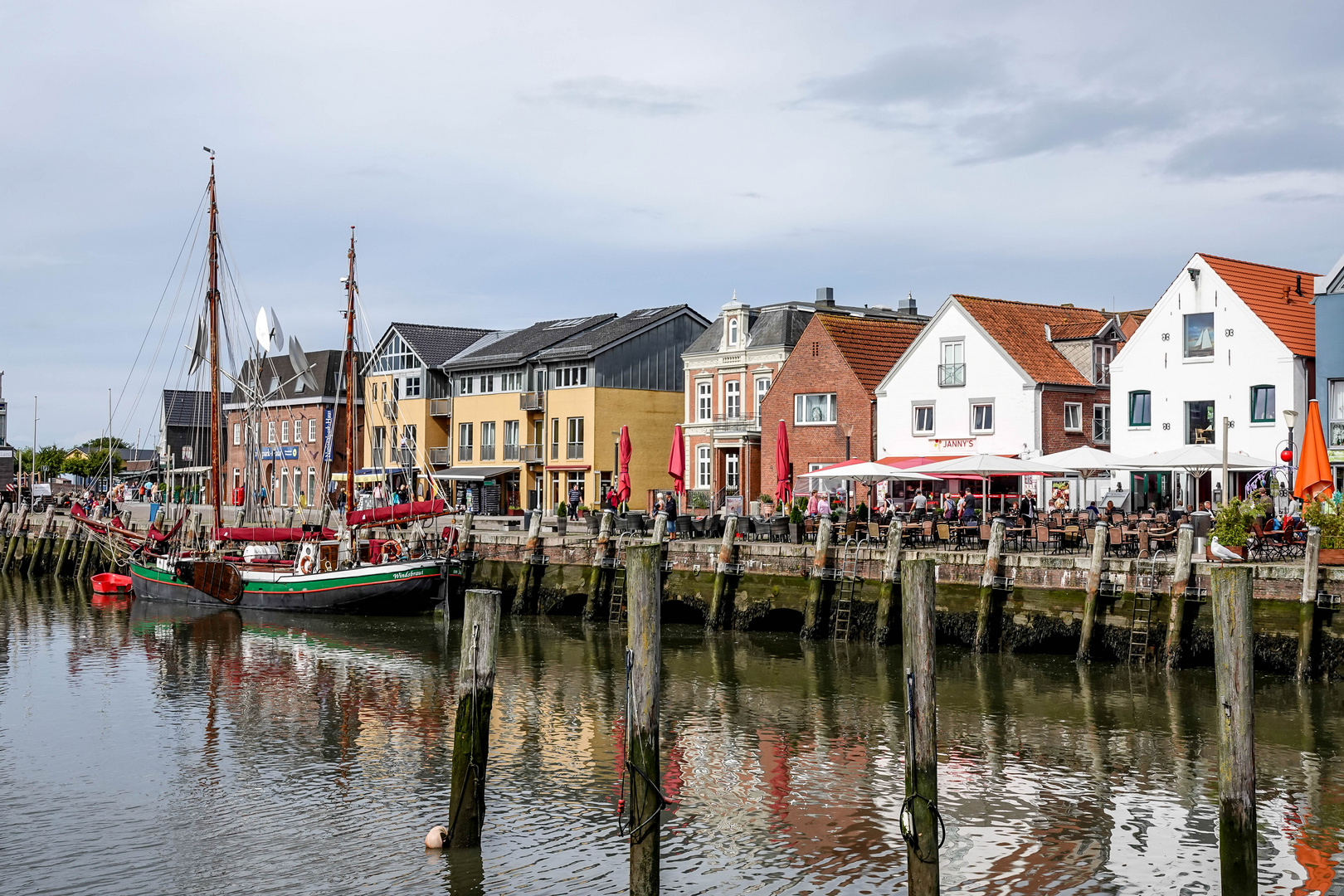 HUSUM (1)