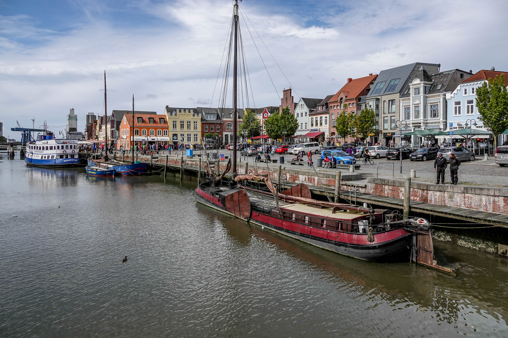 HUSUM (3)