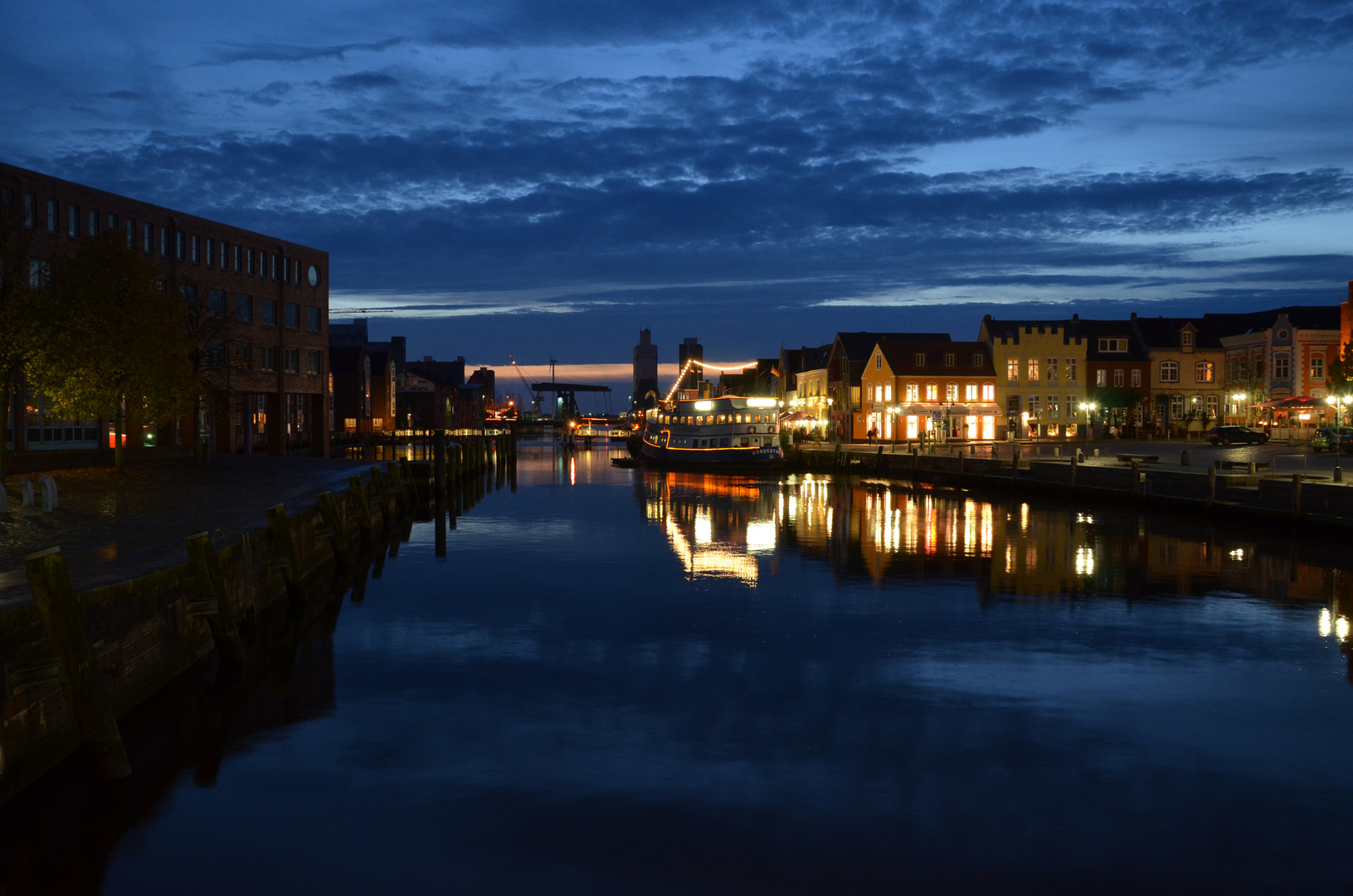 Husum by Night