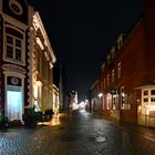 Husum in einer kalten diesiegen Dezembernacht.