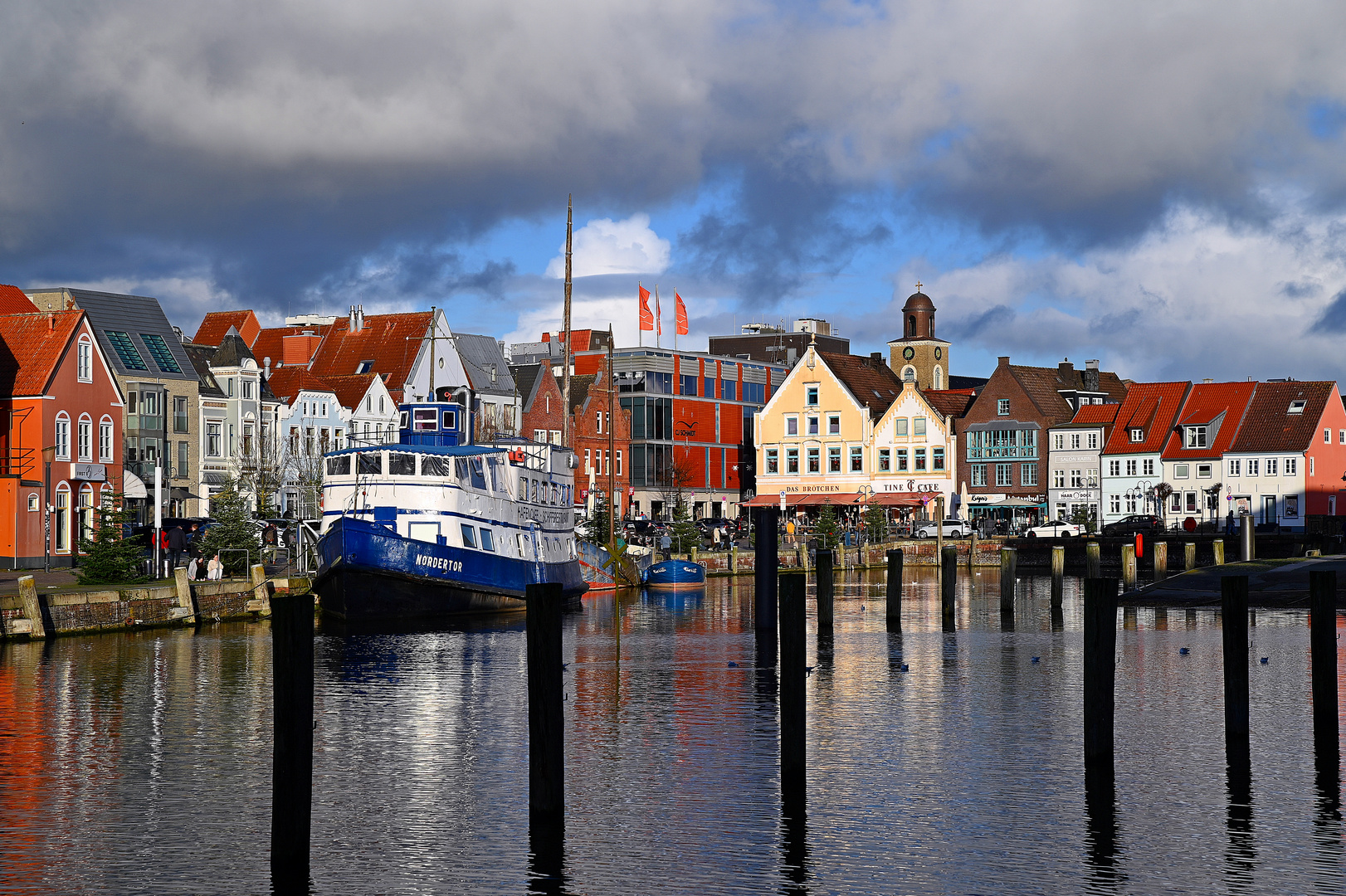 Husumer Binnenhafen in der Novembersonne