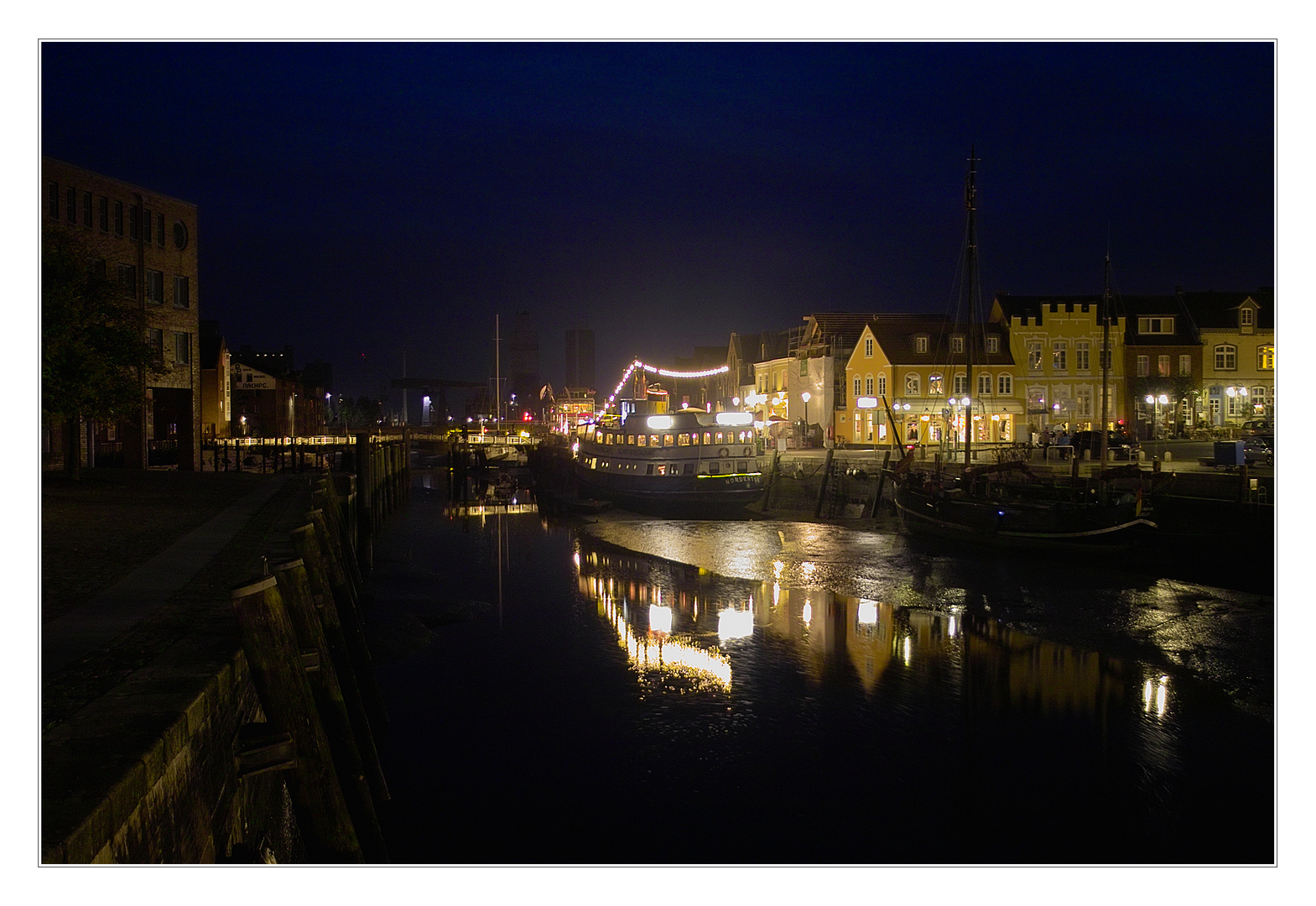 Husumer Hafen bei Ebbe