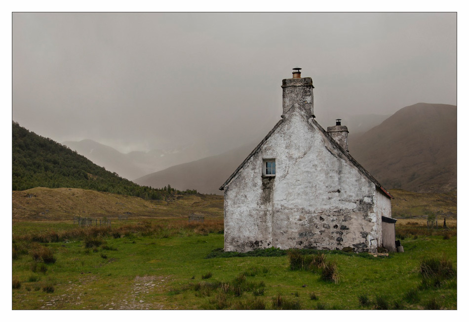 Hut at Loch Affric