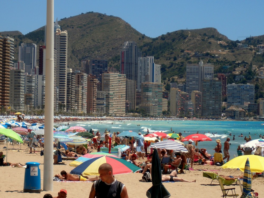 HUYE DEL STRESS...VEN A BENIDORM......