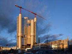 HVB Tower Baustelle im Abendlicht