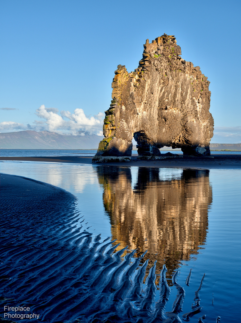 Hvítserkur. Ein zu Stein gewordener Troll in Island