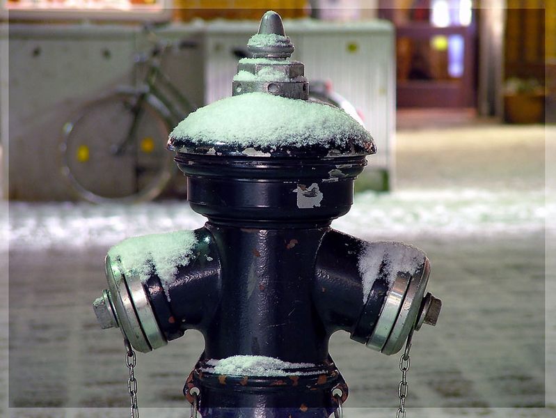 Hydrant im Schnee