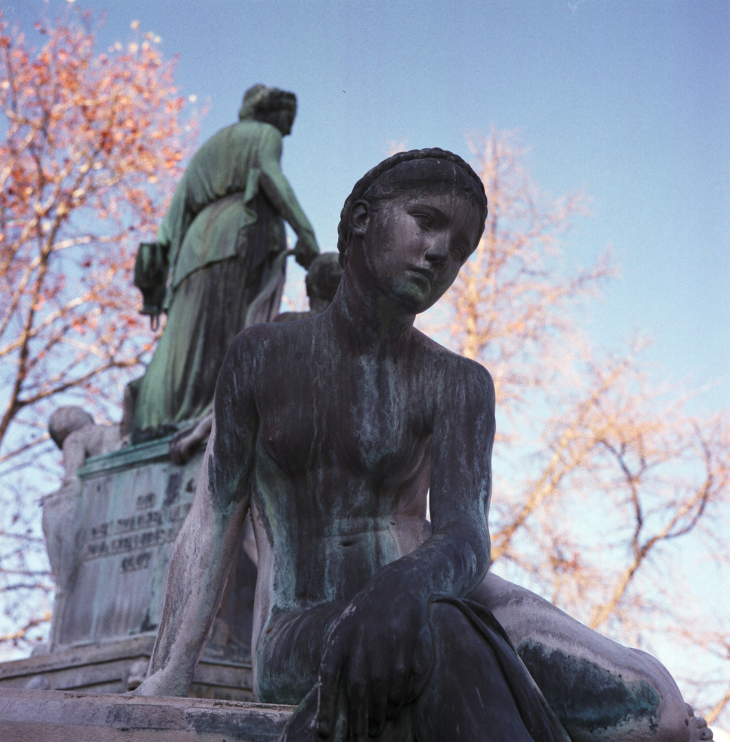 Hygieia-Brunnen vor dem Vierordt Bad - Karlsruhe 