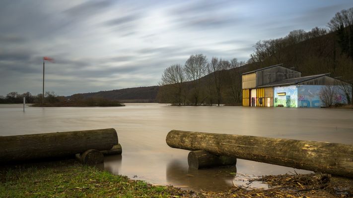 I can`t stand the rain..