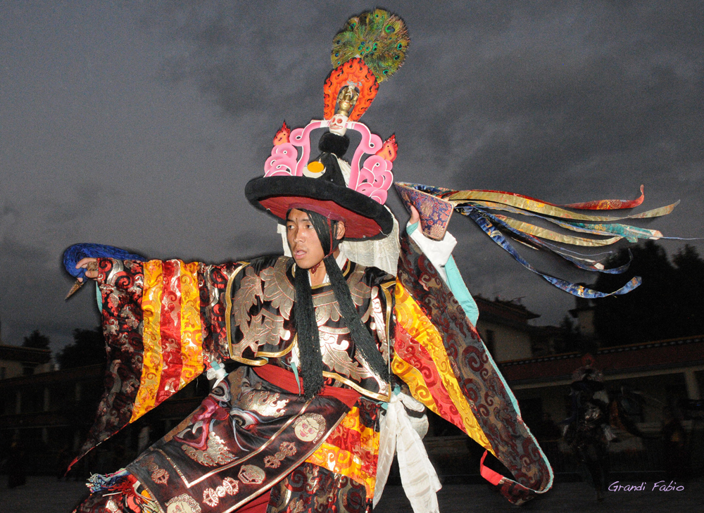 I colori dell'anima nelle danze Cham dei monaci tibetani di Bodhnath