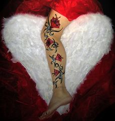 I love painted Tattoos ...