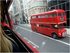 i love this typical london transport . .