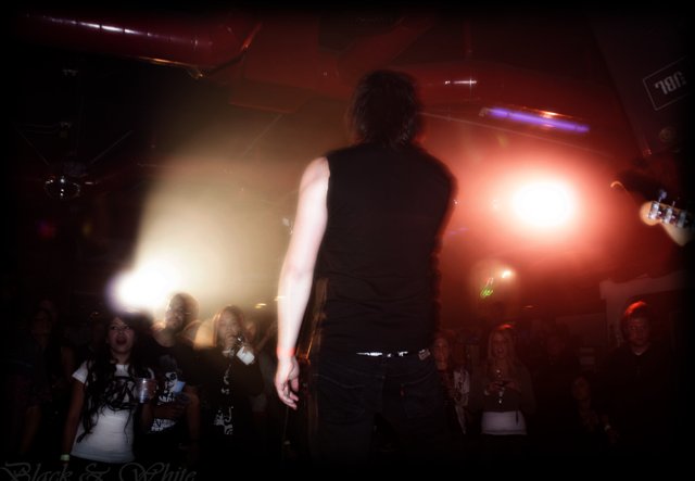 i shoot live