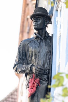 I want to break free