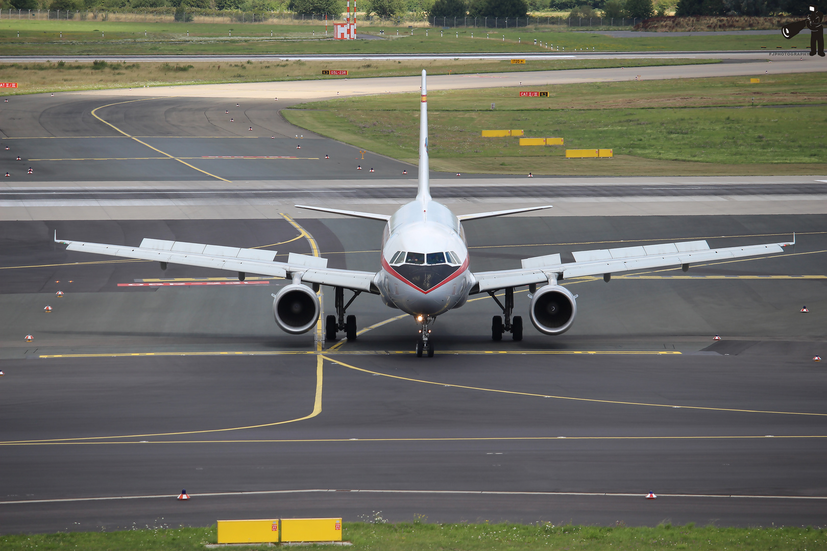 Iberia Retro A319 (EC-KKS)