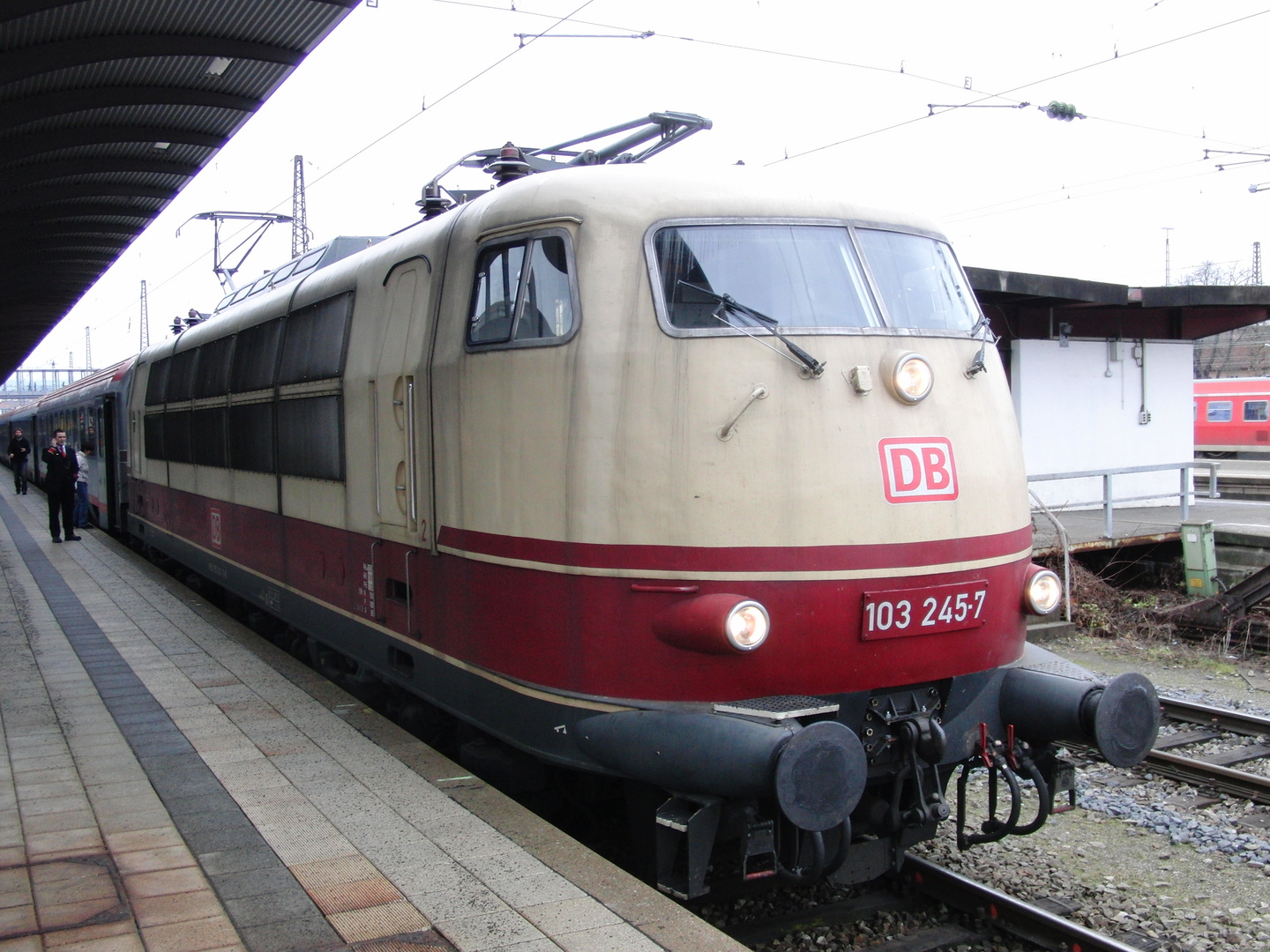 IC 118 mit 103 245-7 von Ulm Hbf bis Stuttgart Hbf