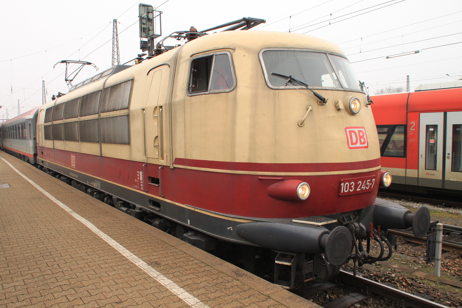 IC 118 mit 103 245-7 von Ulm Hbf nach Stuttgart Hbf