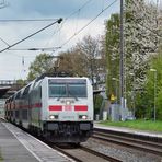 IC 2042 bei der Durchfahrt in Haan