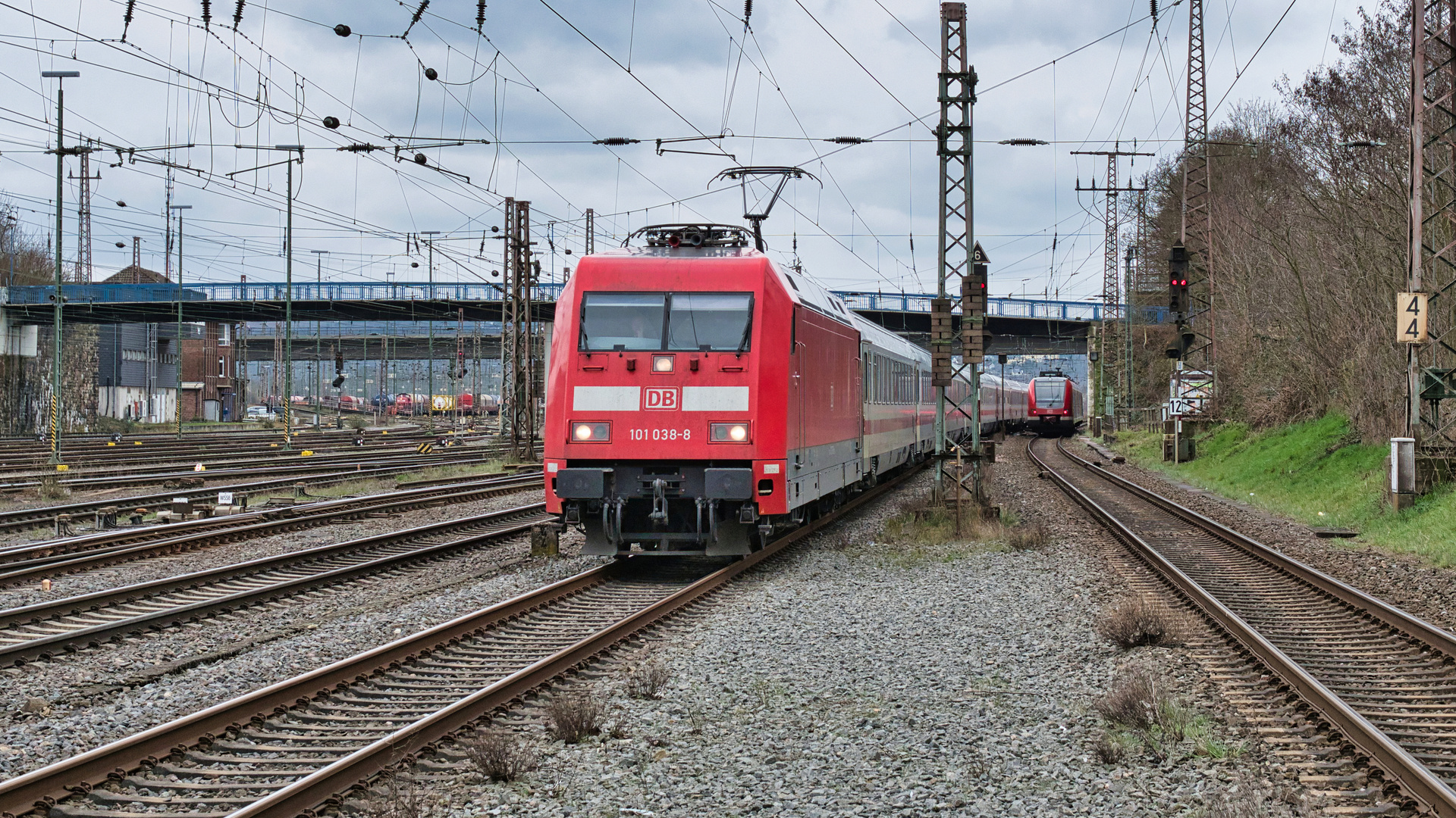 IC 2044 aus Dresden Foto & Bild schienen, loks, eisenbahn Bilder auf