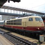 IC 2094 mit 103 245-7 in Ulm Hbf