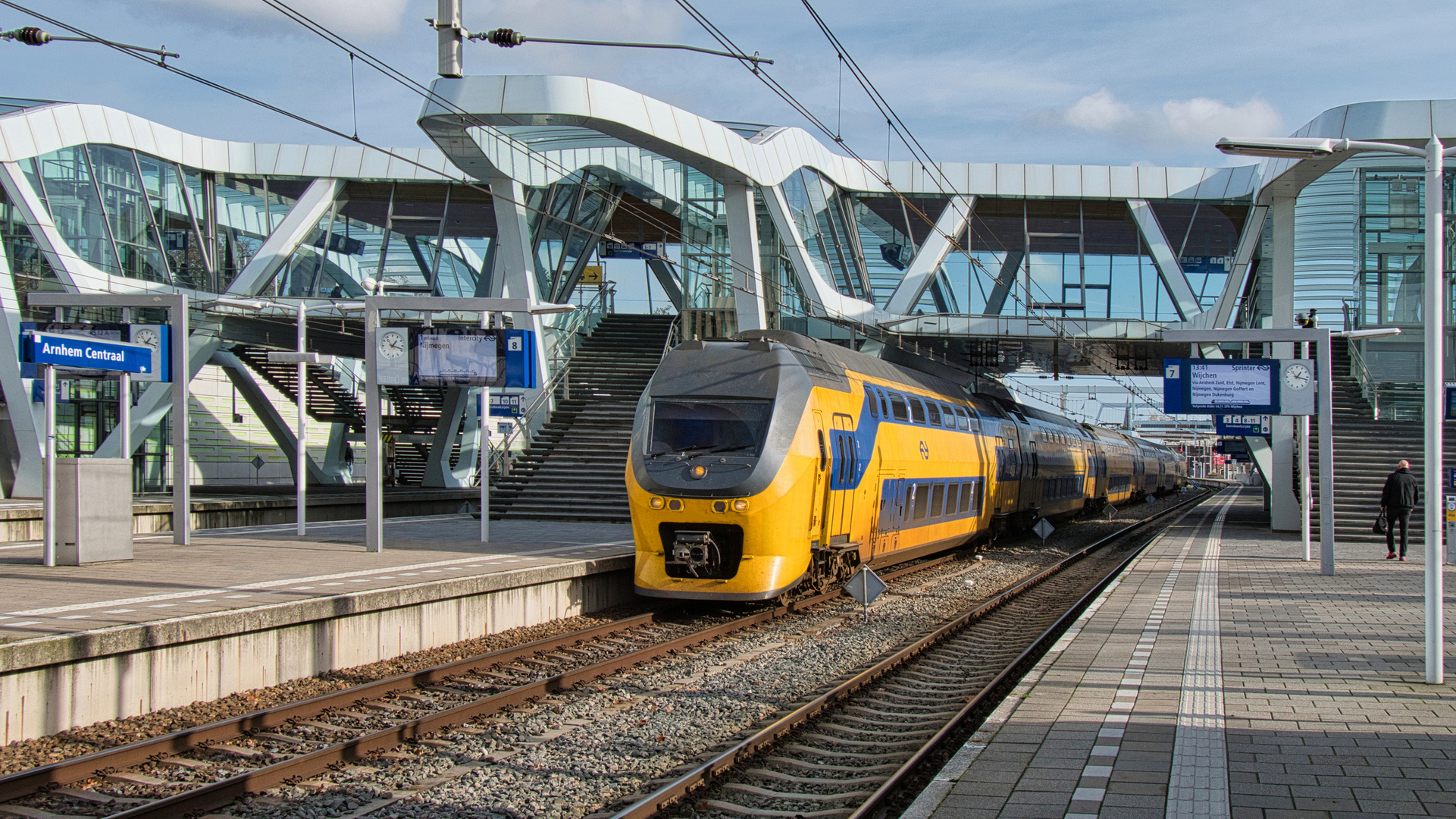 IC 3147 in Arnhem Centraal Foto & Bild bahnhof, architektur
