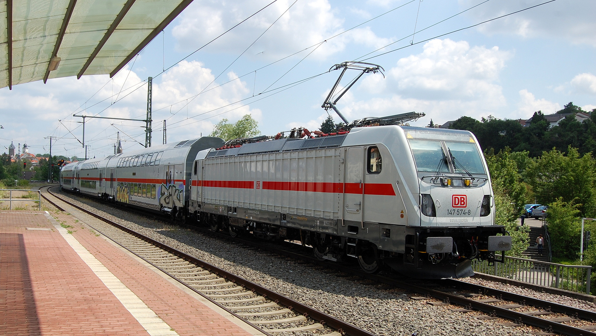 IC auf der Württembergischen Westbahn im Bf Bretten 28.5.2020