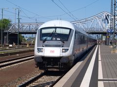 IC bei der Einfahrt in den Hbf Darmstadt