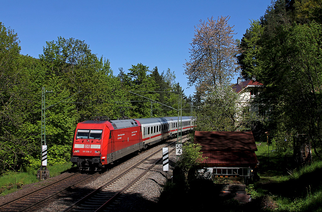 IC "Bodensee" im tiefen Schwarzwald