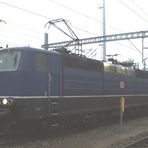 IC-Zug nach Emden am Gleis zwee...