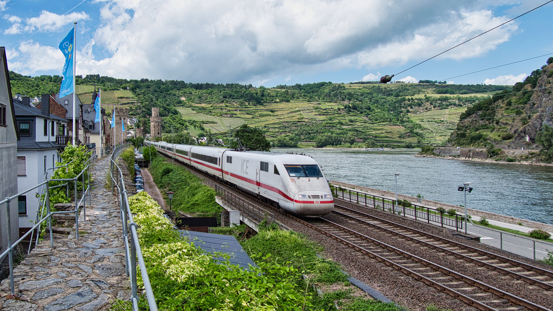 ICE 713 in Oberwesel