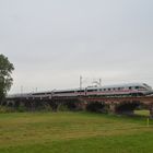 ICE auf der Saalebrücke in Bad Dürrenberg