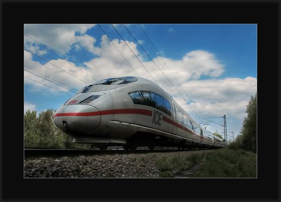 ICE auf der Verbindungskurve zwischen dem Rangierbahnhof Nord und dem Bahnhof Moosach