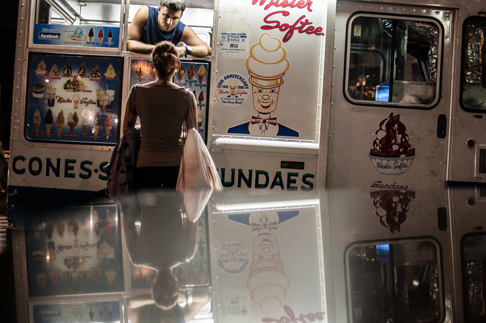 Ice cream seller and girl - New York City