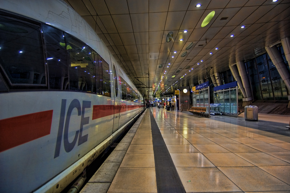 Ice @ Fernbahnhof Flughafen FFM