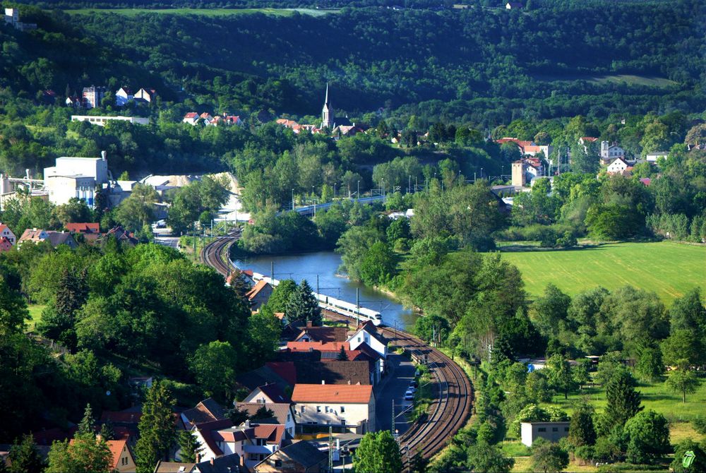 ICE hinter Bad Kösen Richtung Erfurt