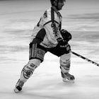 ice hockey versus black and white (1)