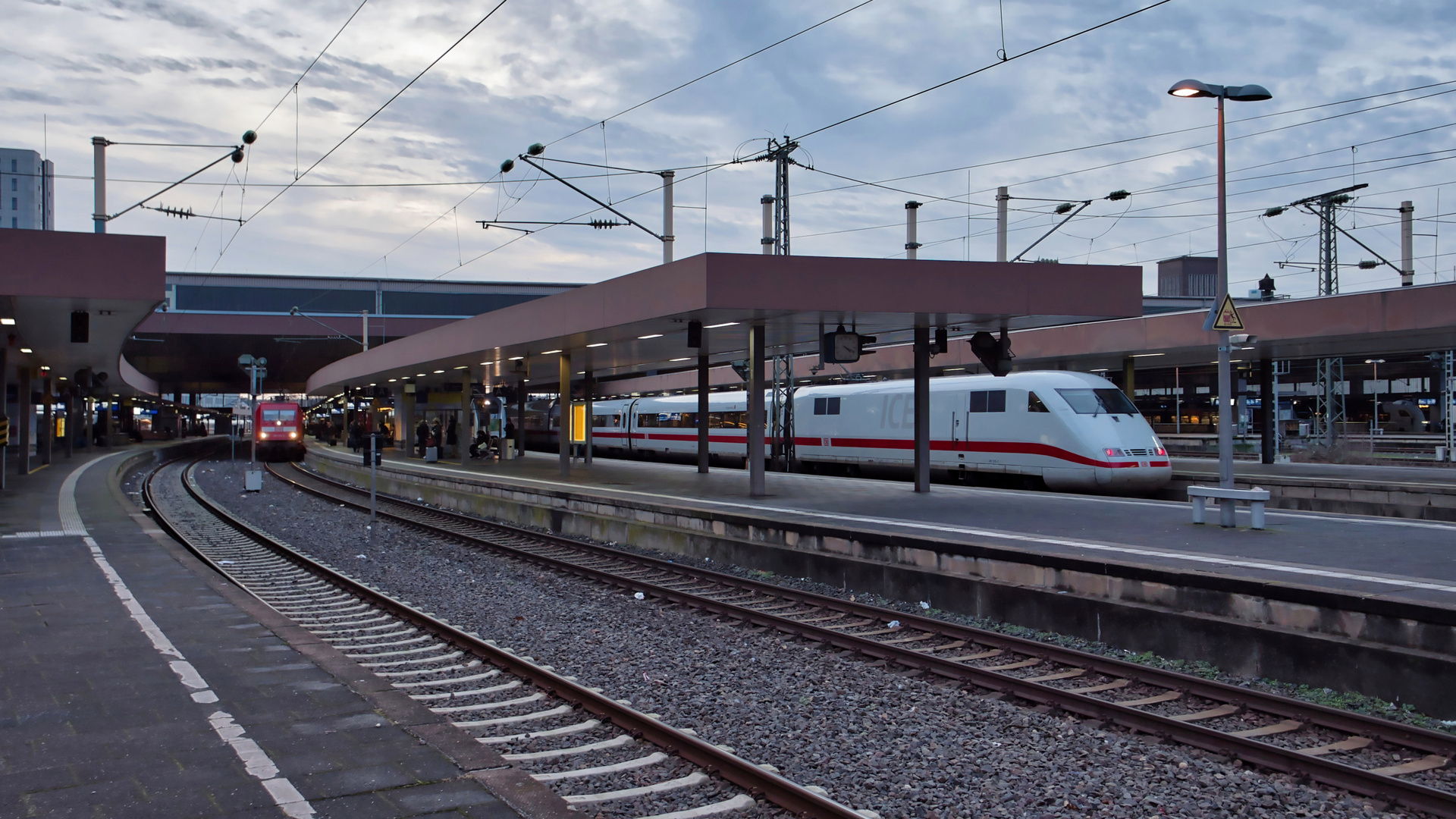 ICE "Regensburg" in Düsseldorf