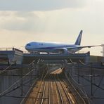 ICE-Streckenquerung am Fraport von der Landebahn Nord-West