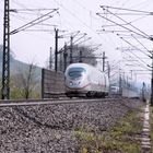 ICE Stuttgart 403 537-4 auf der Durchfahrt Bahnhof Schliengen